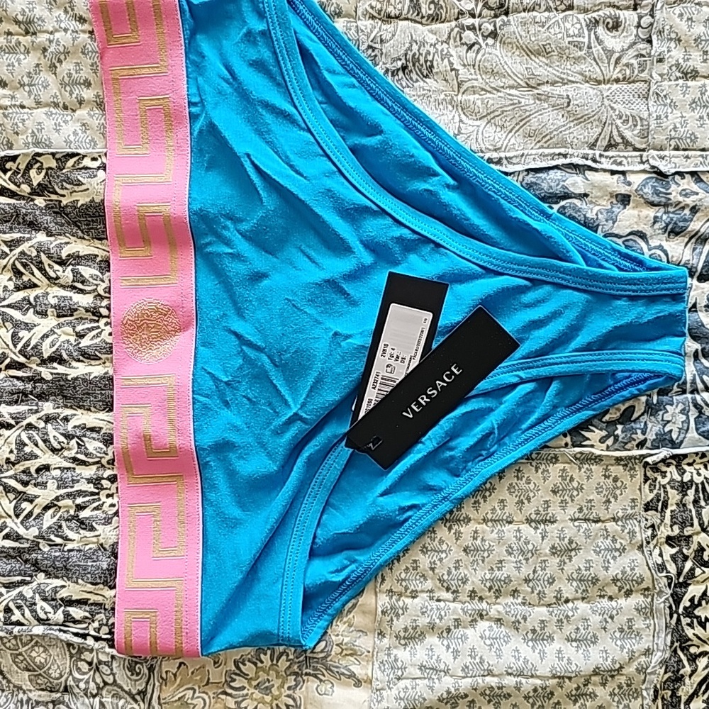 NWT Versace Bra & Panty Set Size 5